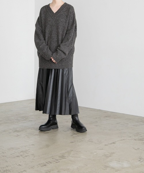 yuw(ユウ)の「タフタプリーツスカート 168195(スカート・レディース・ブラック/グリーン/チャコールグレー/ブルー/ベージュ/ネイビー・FREE)」の21枚目の写真