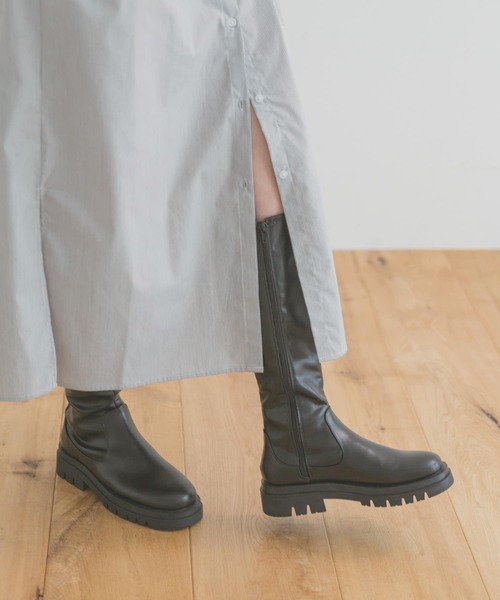 ITEMS URBANRESEARCH（アイテムズ アーバンリサーチ）の「トラックソールロングブーツ（ブーツ・レディース・ブラック・LARGE/SMALL/MEDIUM）」の4枚目の写真