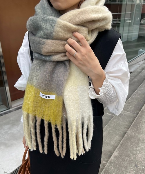 CAPRICIEUX LE'MAGE（カプリシューレマージュ）の「シャギーチェックストール（ストール/ショール・レディース・イエロー/ピンク・FREE）」の3枚目の写真