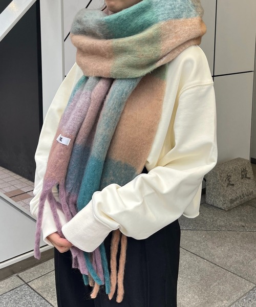 CAPRICIEUX LE'MAGE（カプリシューレマージュ）の「シャギーチェックストール（ストール/ショール・レディース・イエロー/ピンク・FREE）」の9枚目の写真