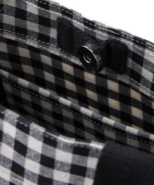 MILKFED.（ミルクフェド）の「CHECKERED RUFFLE MINI BAG（ショルダーバッグ・レディース・ブラック/ベージュ/レッド・ONE SIZE）」の9枚目の写真