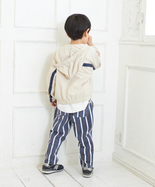 MAKE YOUR DAY（メイクユアデイ）の「ラインナイロンパーカー■80～140cm（ナイロンジャケット・キッズ・アイボリー/ネイビー/レンガ/サックスブルー・120/130/100/110/140/80/90）」の5枚目の写真