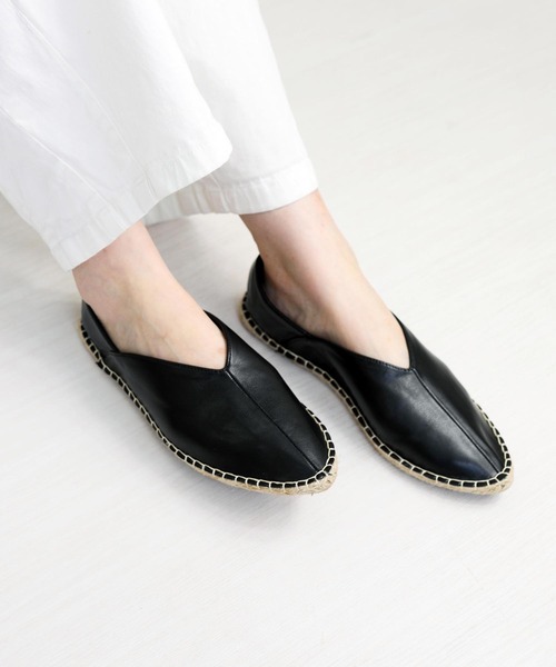 RiiiKa（リーカ）の「【RiiiKa/リーカ】ポインテッドトゥジュートシューズ（スリッポン・レディース・ブラック/シルバー/ホワイト/キャメル・S/M/L）」の3枚目の写真