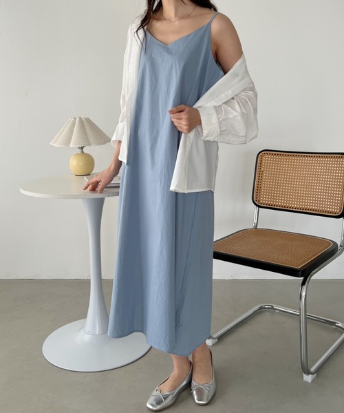 CLEA(クレア)の「コットンVネックロングキャミワンピース(ワンピース・レディース・ブラック/ナチュラル/サックスブルー・FREE)」の3枚目の写真