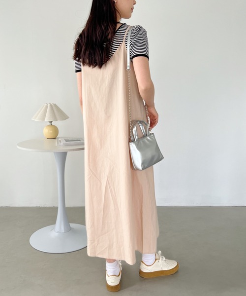 CLEA(クレア)の「コットンVネックロングキャミワンピース(ワンピース・レディース・ブラック/ナチュラル/サックスブルー・FREE)」の13枚目の写真