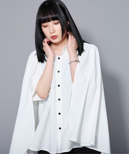 Ellno Loset（エルノロゼット）の「ケープハーフスリーブシャツ