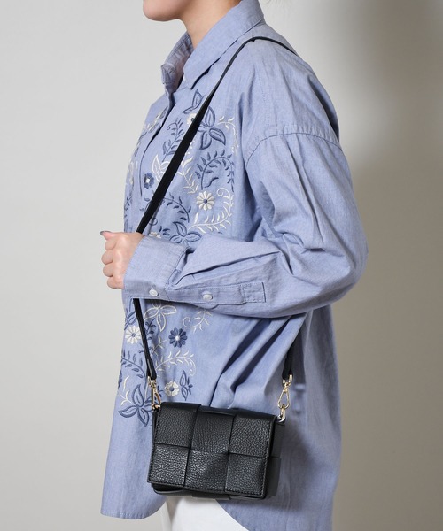 AULENTTI（オウレンティ）の「【AULENTTI】ショルダーバッグ（ショルダーバッグ・レディース・ブラック/ブラウン・FREE）」の3枚目の写真