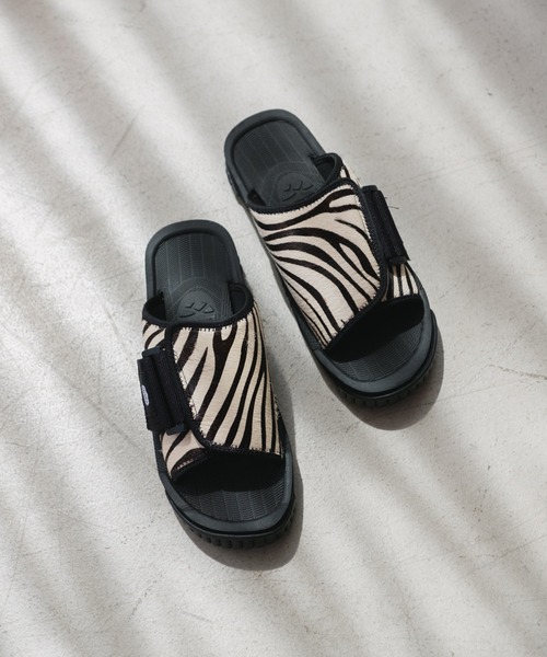 SHAKA（シャカ）の「【SHAKA】X-PACKER COWHAIR（サンダル