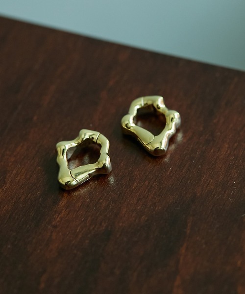 PAPILLONNER(パピヨネ)の「メタルクリップイヤリング/WEB限定(イヤリング・レディース・シルバー/ゴールド・FREE)」の1枚目の写真