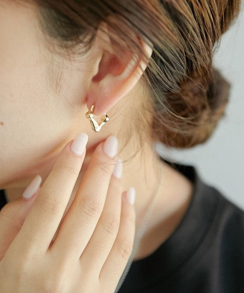 PAPILLONNER(パピヨネ)の「メタルクリップイヤリング/WEB限定(イヤリング・レディース・シルバー/ゴールド・FREE)」の3枚目の写真