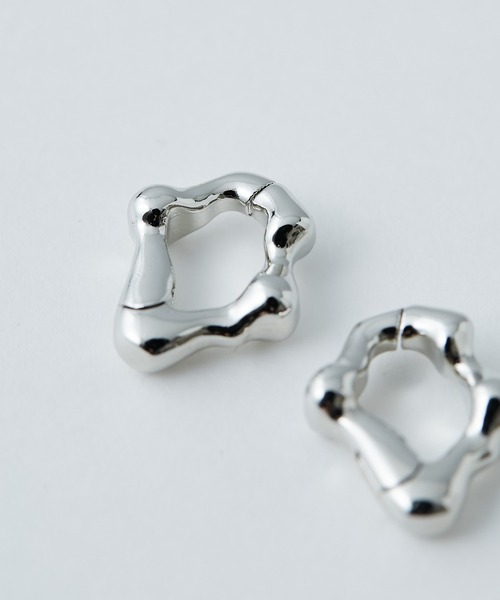 PAPILLONNER(パピヨネ)の「メタルクリップイヤリング/WEB限定(イヤリング・レディース・シルバー/ゴールド・FREE)」の12枚目の写真