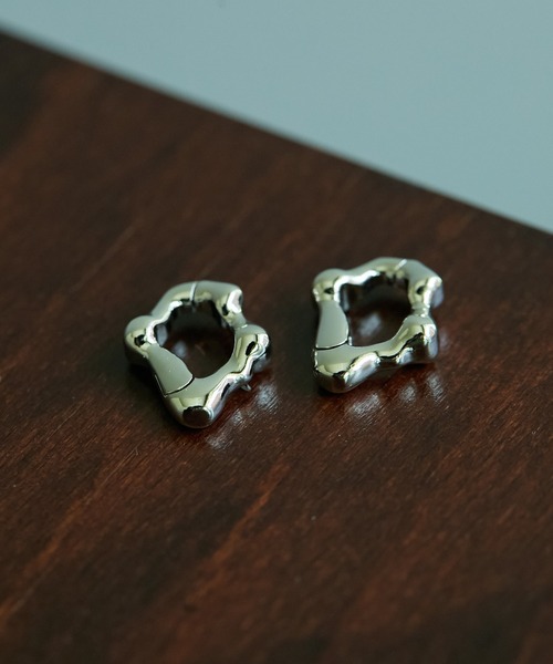 PAPILLONNER(パピヨネ)の「メタルクリップイヤリング/WEB限定(イヤリング・レディース・シルバー/ゴールド・FREE)」の5枚目の写真