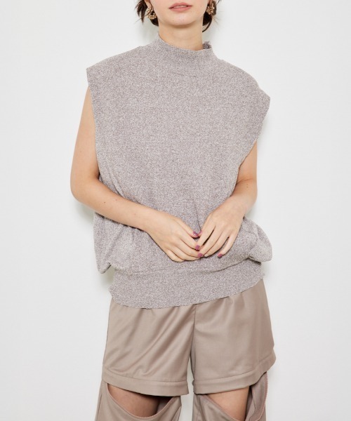 rienda（リエンダ）の「タックショルダーニットトップス 春服 秋服 ノースリーブトップス（ニット/セーター・レディース・ブラック/ブルー/ベージュ・FREE）」の3枚目の写真