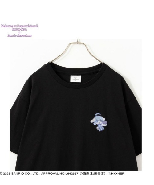 Mac-House（マックハウス）の「「魔入りました！入間くん」×サンリオキャラクターズ 入間×シナモロール ワンポイントTシャツ 【ステッカー付き】（Tシャツ/カットソー・レディース・ブラック・フリー）」の4枚目の写真