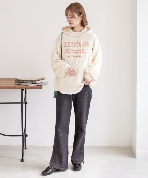 ad thie(アドティエ)の「オーバーサイズ 裏毛ロゴプリントパーカー(パーカー・レディース・アイボリー/ピンク/ブラック/オフホワイト/モカ/チャコール・FREE)」の21枚目の写真