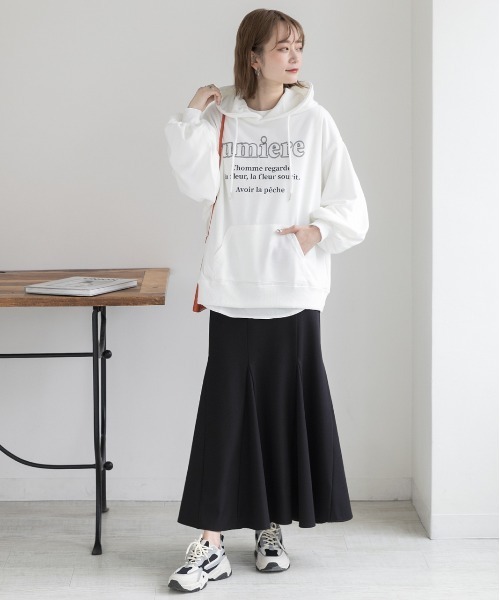 ad thie(アドティエ)の「オーバーサイズ 裏毛ロゴプリントパーカー(パーカー・レディース・アイボリー/ピンク/ブラック/オフホワイト/モカ/チャコール・FREE)」の9枚目の写真