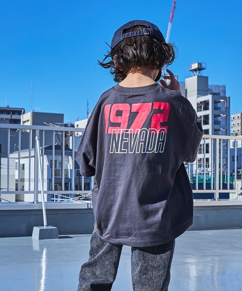 PAIRMANON STREET（ペアマノンストリート）の「【PAIRMANON STREET】【プレミアムコットン100】【かぞくおそろい】選べるデザインユニセックスTシャツ（Tシャツ/カットソー・キッズ・ブラック系その他5/ホワイト系その他4/ホワイト系その他2/グリーン系その他2/ブルー系その他4/ベージュ系その他/ブラック系その他/グリーン系その他/ホワイト系その他/オレンジ/ブラック系その他3/ブラック系その他4/パープル系その他/レッド系その他/ブルー系その他2/ブラック系その他2/ブルー系その他3・140/120/80/90/130/110/150/100）」の6枚目の写真