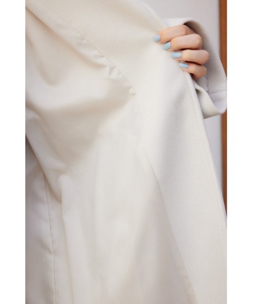 AZUL by moussy（アズールバイマウジー）の「ウォッシャブルシングルチェスターロングコート（チェスターコート・レディース・アイボリー/ブラック・SMALL/MEDIUM）」の17枚目の写真