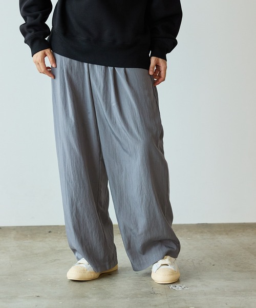 AO2（アオズ）の「Two-Tuck Slacks / 2タックスラックス（スラックス・レディース・ブラック/グレー/アイボリー・M/L）」の3枚目の写真