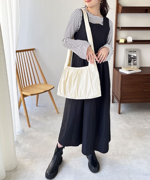 GeeRA（ジーラ）の「ギャザーショルダーバッグ（ショルダーバッグ・レディース・ブラック/ブラウン/アイボリー・FREE）」の4枚目の写真