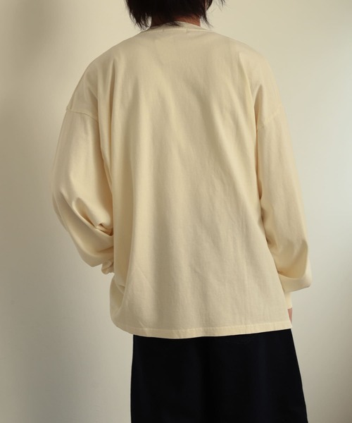 SENSE OF PLACE by URBAN RESEARCH（センスオブプレイスバイアーバンリサーチ）の「フェードルーズポケットロングスリーブTシャツ（Tシャツ/カットソー・メンズ・ライトベージュ/ブラック/ブルー・LARGE/MEDIUM）」の5枚目の写真