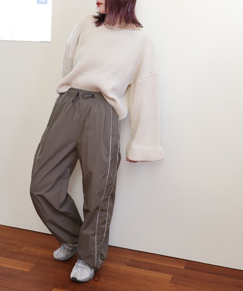 ULEULA（ウルア）の「ライン入りワイドルーズパンツ（その他パンツ・レディース・ブラック/カーキ・FREE）」の13枚目の写真