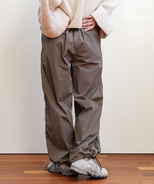 ULEULA（ウルア）の「ライン入りワイドルーズパンツ（その他パンツ・レディース・ブラック/カーキ・FREE）」の11枚目の写真