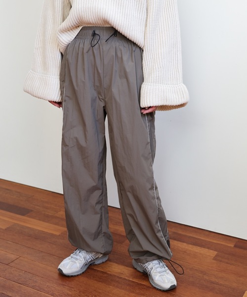 ULEULA（ウルア）の「ライン入りワイドルーズパンツ（その他パンツ・レディース・ブラック/カーキ・FREE）」の8枚目の写真