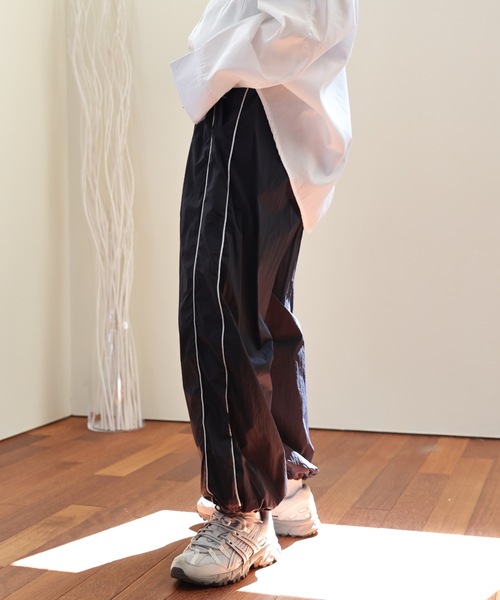 ULEULA（ウルア）の「ライン入りワイドルーズパンツ（その他パンツ・レディース・ブラック/カーキ・FREE）」の5枚目の写真