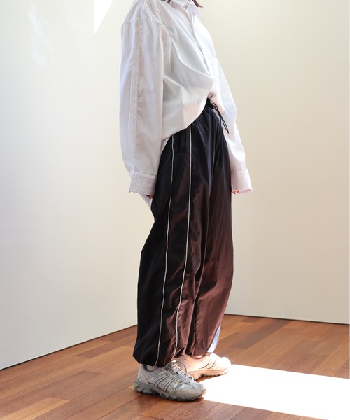 ULEULA（ウルア）の「ライン入りワイドルーズパンツ（その他パンツ・レディース・ブラック/カーキ・FREE）」の6枚目の写真