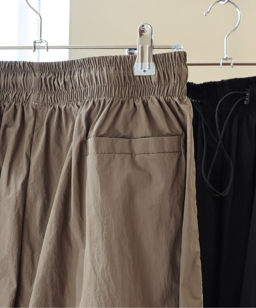 ULEULA（ウルア）の「ライン入りワイドルーズパンツ（その他パンツ・レディース・ブラック/カーキ・FREE）」の19枚目の写真