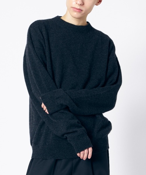 UNDECORATED（アンデコレイテッド）の「UNDECORATED Cashmere Knit Sweater（ニット/セーター・メンズ・ダークグレー/ライトブラウン/ベージュ・2）」の2枚目の写真