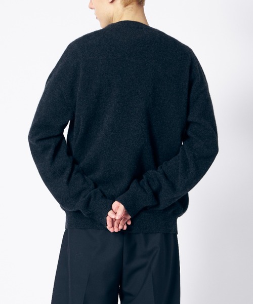 UNDECORATED（アンデコレイテッド）の「UNDECORATED Cashmere Knit Sweater（ニット/セーター・メンズ・ダークグレー/ライトブラウン/ベージュ・2）」の4枚目の写真