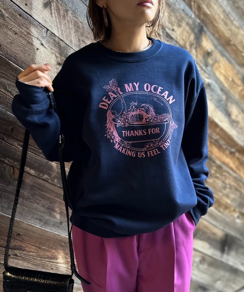 mi via loca（ミヴィアロカ）の「GILDAN　Vintageライク マーメイド ウラケ裏起毛 モチーフロゴスウェット（スウェット・レディース・ベージュ/ネイビー/トップグレー・MEDIUM/X-LARGE）」の9枚目の写真