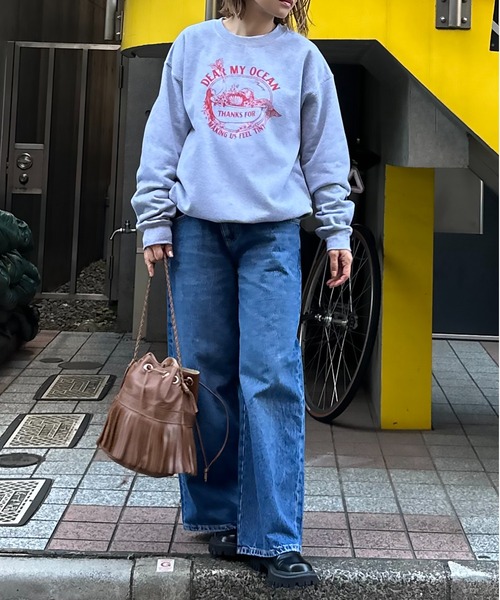 mi via loca（ミヴィアロカ）の「GILDAN　Vintageライク マーメイド ウラケ裏起毛 モチーフロゴスウェット（スウェット・レディース・ベージュ/ネイビー/トップグレー・MEDIUM/X-LARGE）」の4枚目の写真