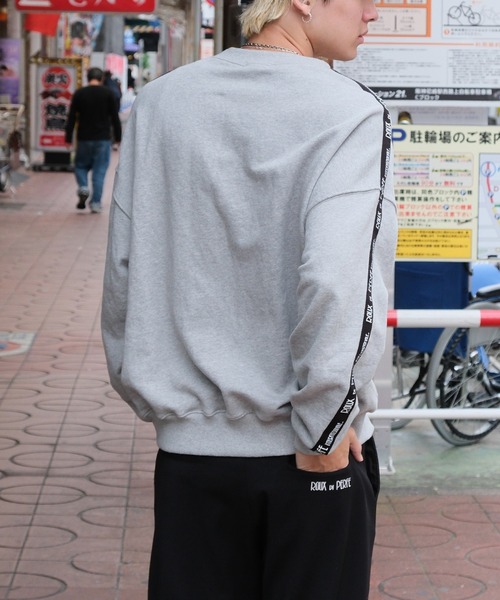 セール】[ROUXDI PERFE ルゥディパフィー]袖ロゴトレーナー