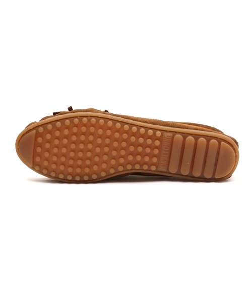 SHIPS for women(シップスフォーウィメン)の「MINNETONKA(ミネトンカ):KILTY モカシン(モカシン/デッキシューズ・レディース・ブラウン/グレー/ナチュラル・36/35/38/37)」の5枚目の写真