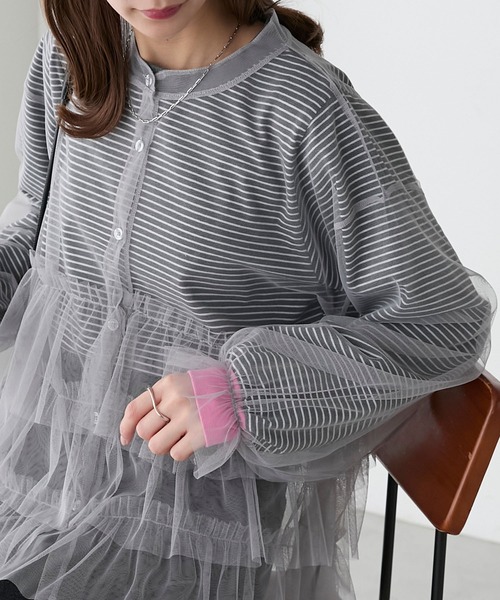 BONLECILL(ボンルシール)の「チュールラッフルフリルバンドカラーブラウス(シャツ/ブラウス・レディース・アイボリー/ブラック系1/ピンク/グレー/ブラック・FREE)」の4枚目の写真