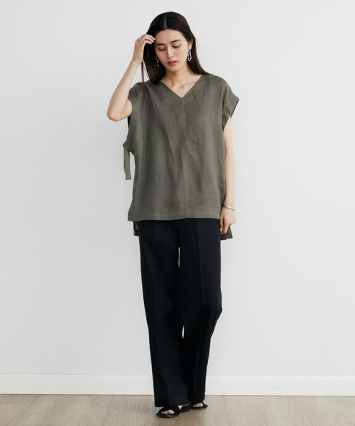 INED（イネド）の「リネン2WAYスリーブVネックブラウス《le lin