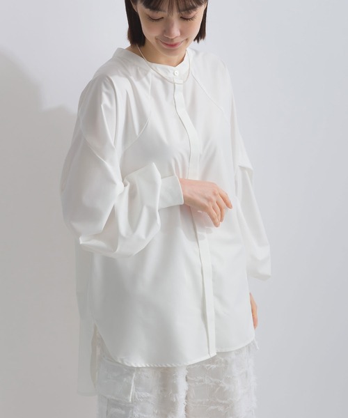 LUGIVA（ルギヴァ）の「リブ袖タックブラウス（シャツ/ブラウス・レディース・オフホワイト/ブラック・M）」の10枚目の写真