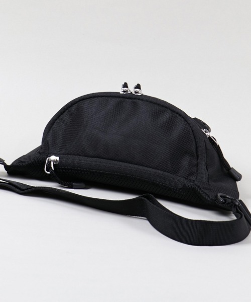 Dickies（ディッキーズ）の「【Dickies/ディッキーズ】メッシュウエストバッグ（ボディバッグ/ウエストポーチ・メンズ・ブラック・ONESIZE）」の8枚目の写真