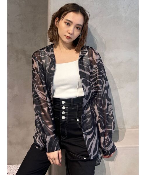 EMODA（エモダ）の「エアリールーズシャツ（シャツ/ブラウス・レディース・ベージュ/アイボリー/ブラック/ブルー・FREE）」の3枚目の写真