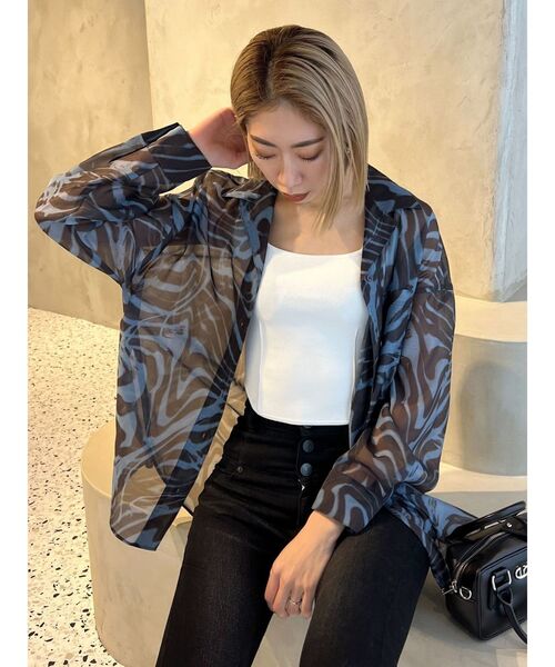 EMODA（エモダ）の「エアリールーズシャツ（シャツ/ブラウス・レディース・ベージュ/アイボリー/ブラック/ブルー・FREE）」の20枚目の写真