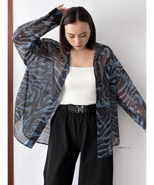 EMODA（エモダ）の「エアリールーズシャツ（シャツ/ブラウス・レディース・ベージュ/アイボリー/ブラック/ブルー・FREE）」の14枚目の写真