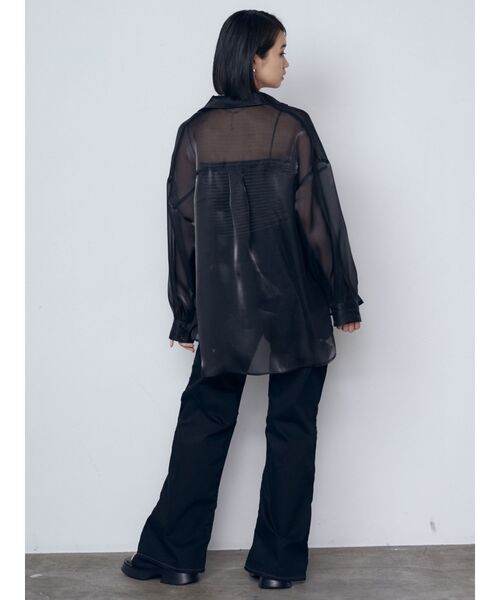 EMODA（エモダ）の「エアリールーズシャツ（シャツ/ブラウス・レディース・ベージュ/アイボリー/ブラック/ブルー・FREE）」の13枚目の写真