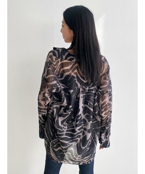 EMODA（エモダ）の「エアリールーズシャツ（シャツ/ブラウス・レディース・ベージュ/アイボリー/ブラック/ブルー・FREE）」の17枚目の写真