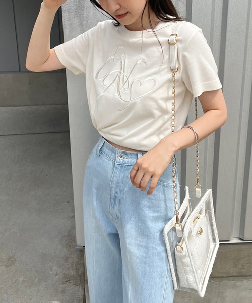 one after another NICE CLAUP（ワンアフターアナザーナイスクラップ）の「イニシャルビッグロゴ刺繍Tシャツ【WEB限定商品】（Tシャツ/カットソー・レディース・ピンク/アイボリー/ホワイト×ブラック/チャコールグレー/ホワイト×ネイビー/ホワイト×ピンク・FREE）」の14枚目の写真