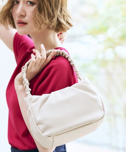 grove(グローブ)の「◆ギャザーハンドル2WAYショルダー(ショルダーバッグ・レディース・シルバー/ブラック/アイボリー/ライトグレー・00)」の2枚目の写真
