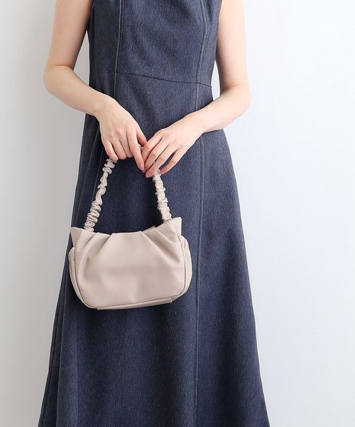 grove(グローブ)の「◆ギャザーハンドル2WAYショルダー(ショルダーバッグ・レディース・シルバー/ブラック/アイボリー/ライトグレー・00)」の3枚目の写真