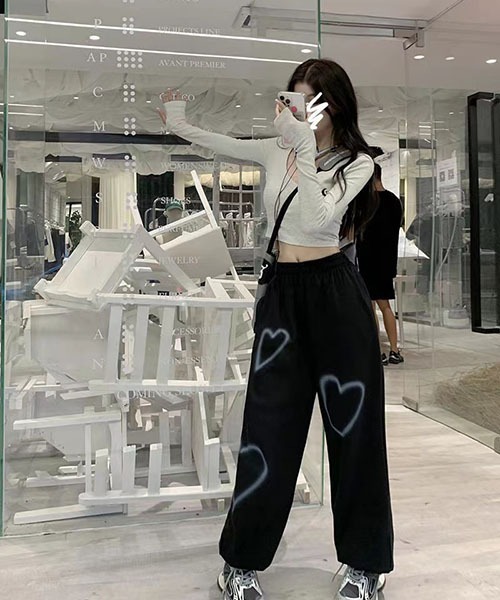 gossip！ロサンゼルス（ゴシップロサンゼルス）の「ハートペイントプリント  スウェット アンクルバンデッドパンツ（スウェットパンツ・レディース・カーキ/ブラック/ホワイト・FREE）」の10枚目の写真